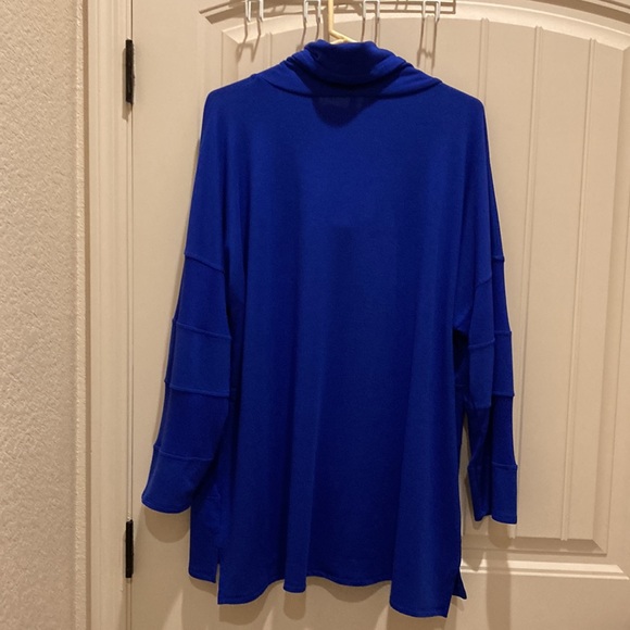 Cable & Gauge Women’s Size 1X Cowl Neck Pullover Sweater Royal Blue 3/4 Sleeves - Picture 3 of 7